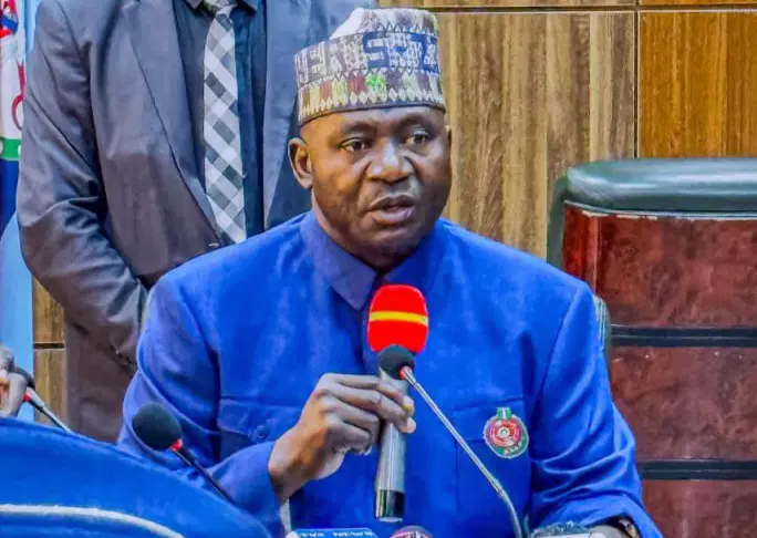Nigerian Soldiers Now Receive Minimum Monthly Salary of N100,000, Defence Minister Says