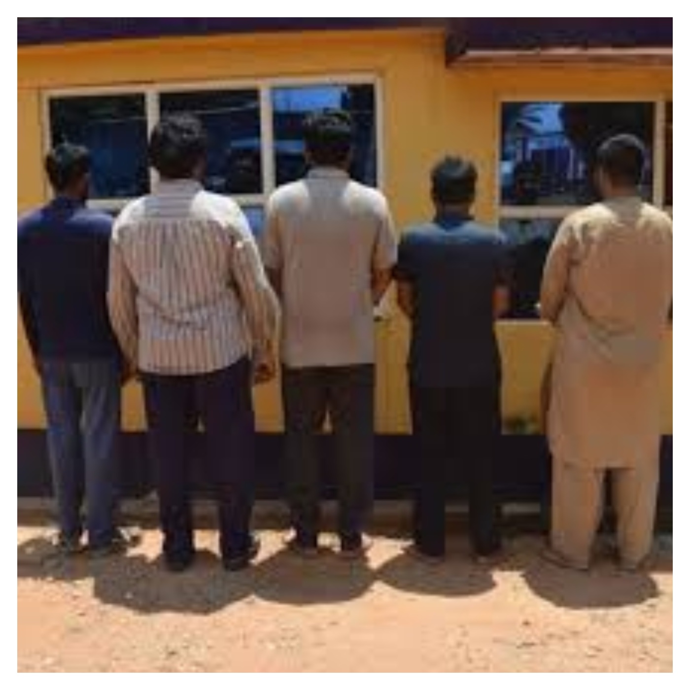 Benue: Police arrest 5 Pakistanis, recover 35 phones in intelligence operations