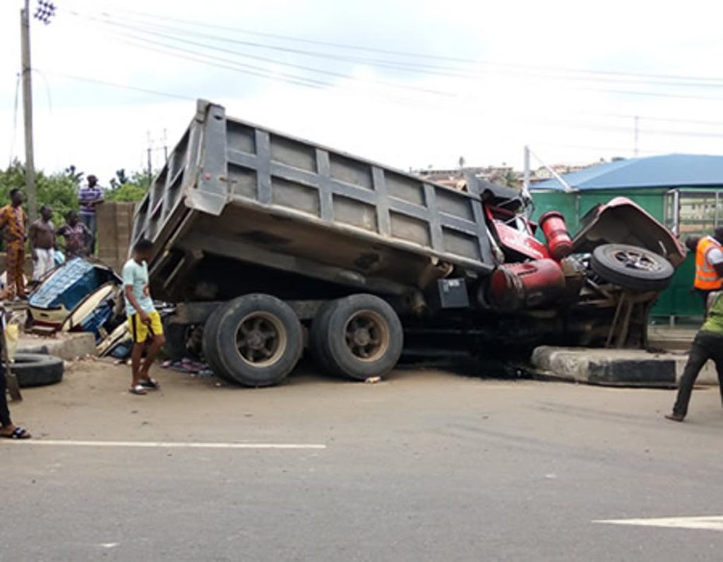 Truck crushes man to death on Lagos-Ibadan Expressway