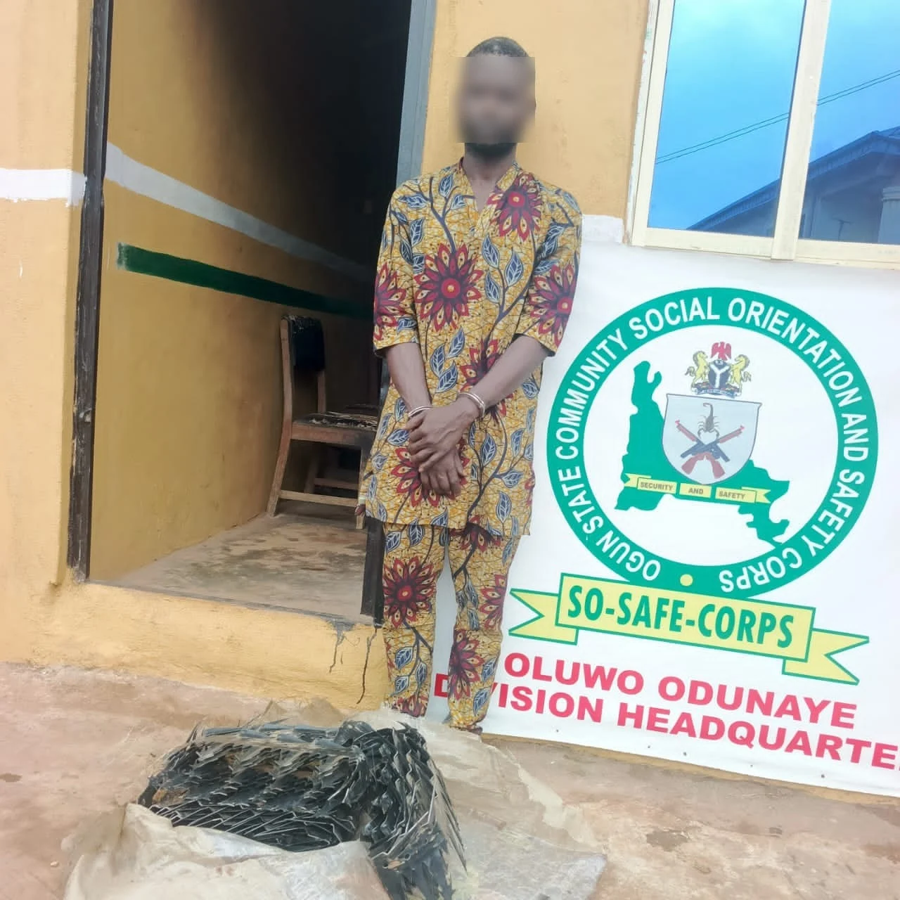Aluminium fabricator arrested for vandalising railway fencing in Ogun